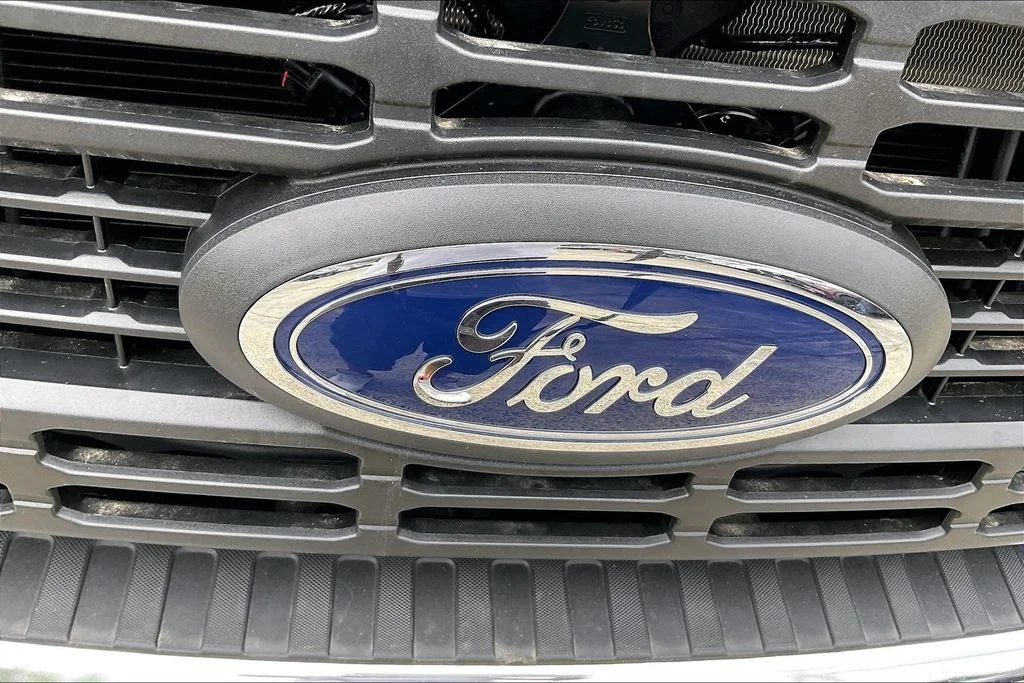 New 2026 Oxford White Ford F-250® XL image 32