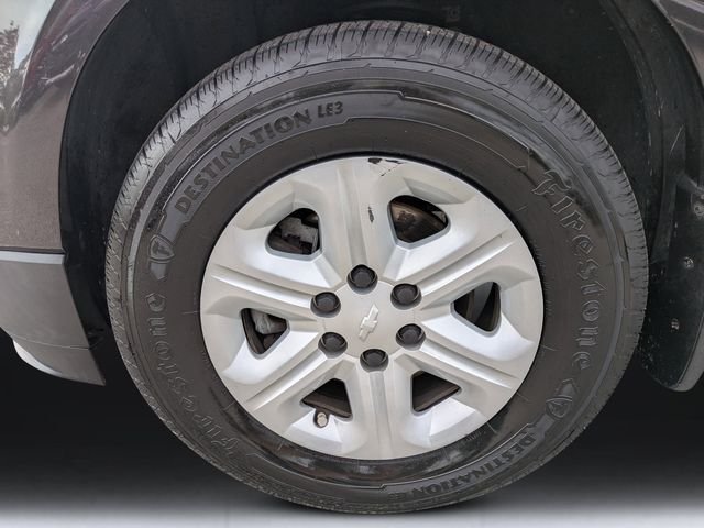 Used 2017 Gray Chevrolet LS image 10