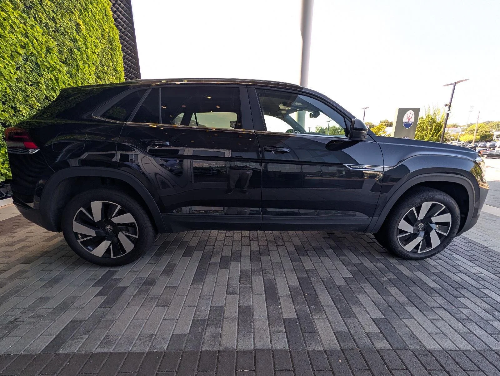 Certified Used 2025 Deep Black Pearl Volkswagen 2.0T SE w/Technology image 22
