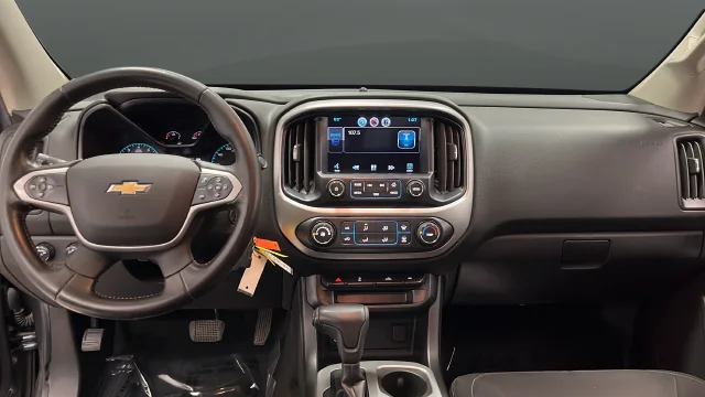 Used 2015 Cyber Gray Metallic Chevrolet LT image 11