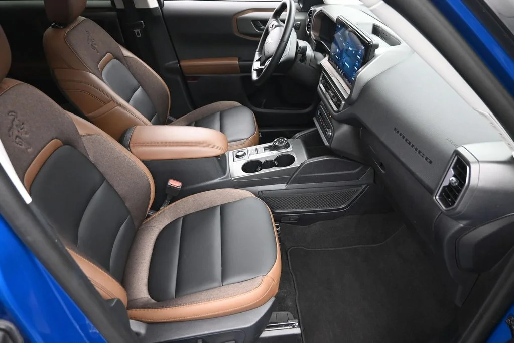 Used 2025 Blue Ford Outer Banks image 9
