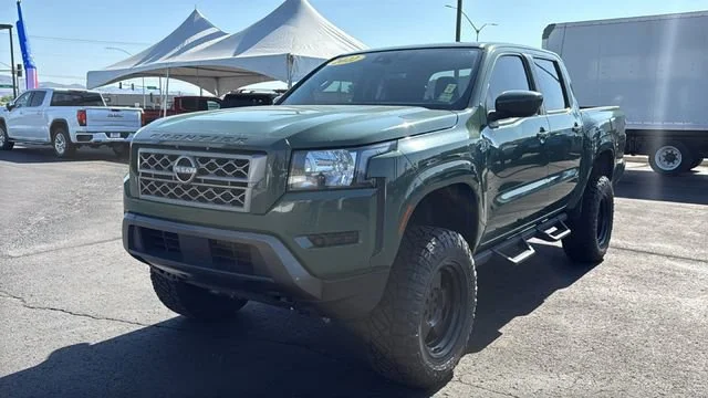 Used 2022 Green Nissan Crew Cab SV 4x4 image 7