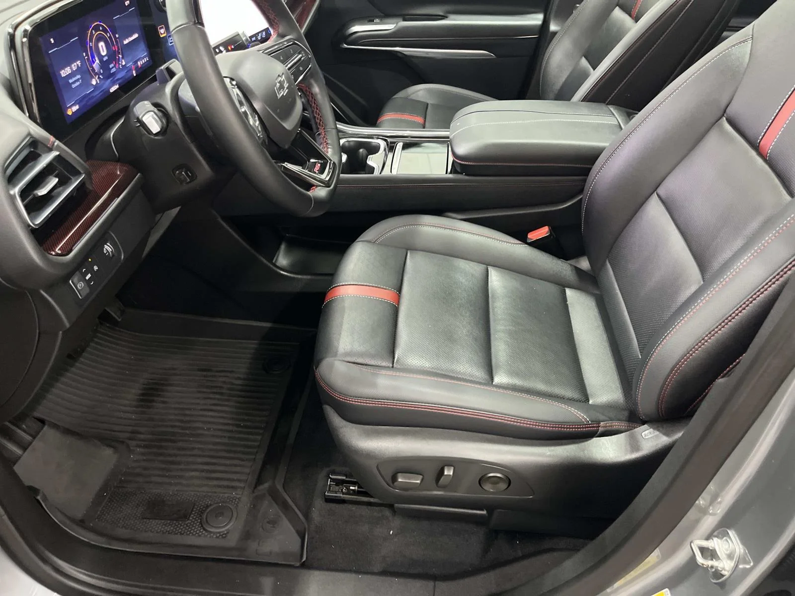 Used 2024 Sterling Gray Metallic Chevrolet RS image 13