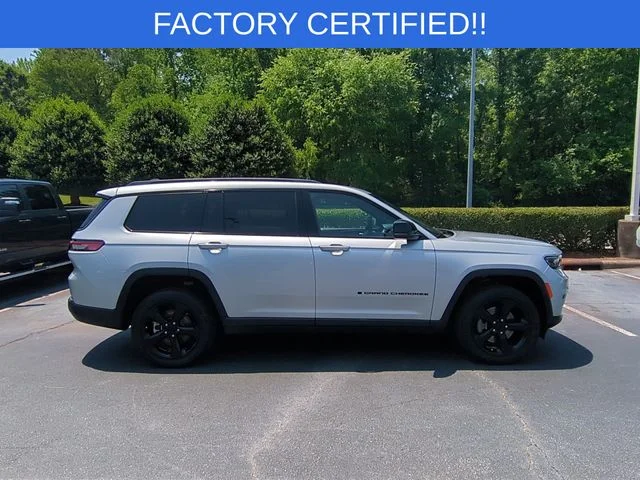 Used 2023 Silver Jeep Altitude image 6