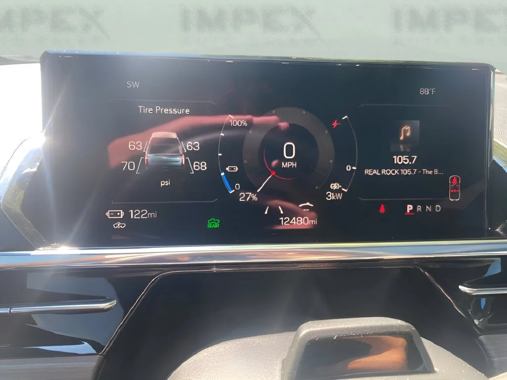 Used 2025 Onyx Black GMC Max Range Denali image 27
