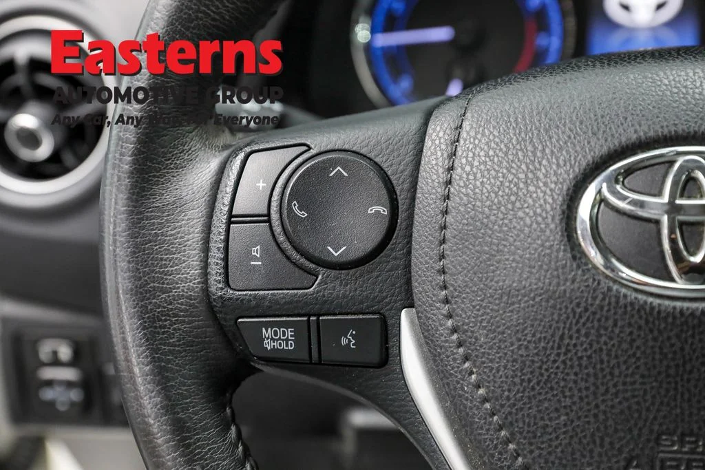 Used 2018 White Toyota SE image 15