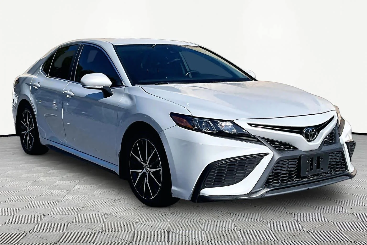 Used 2024 Ice Edge Toyota SE image 3