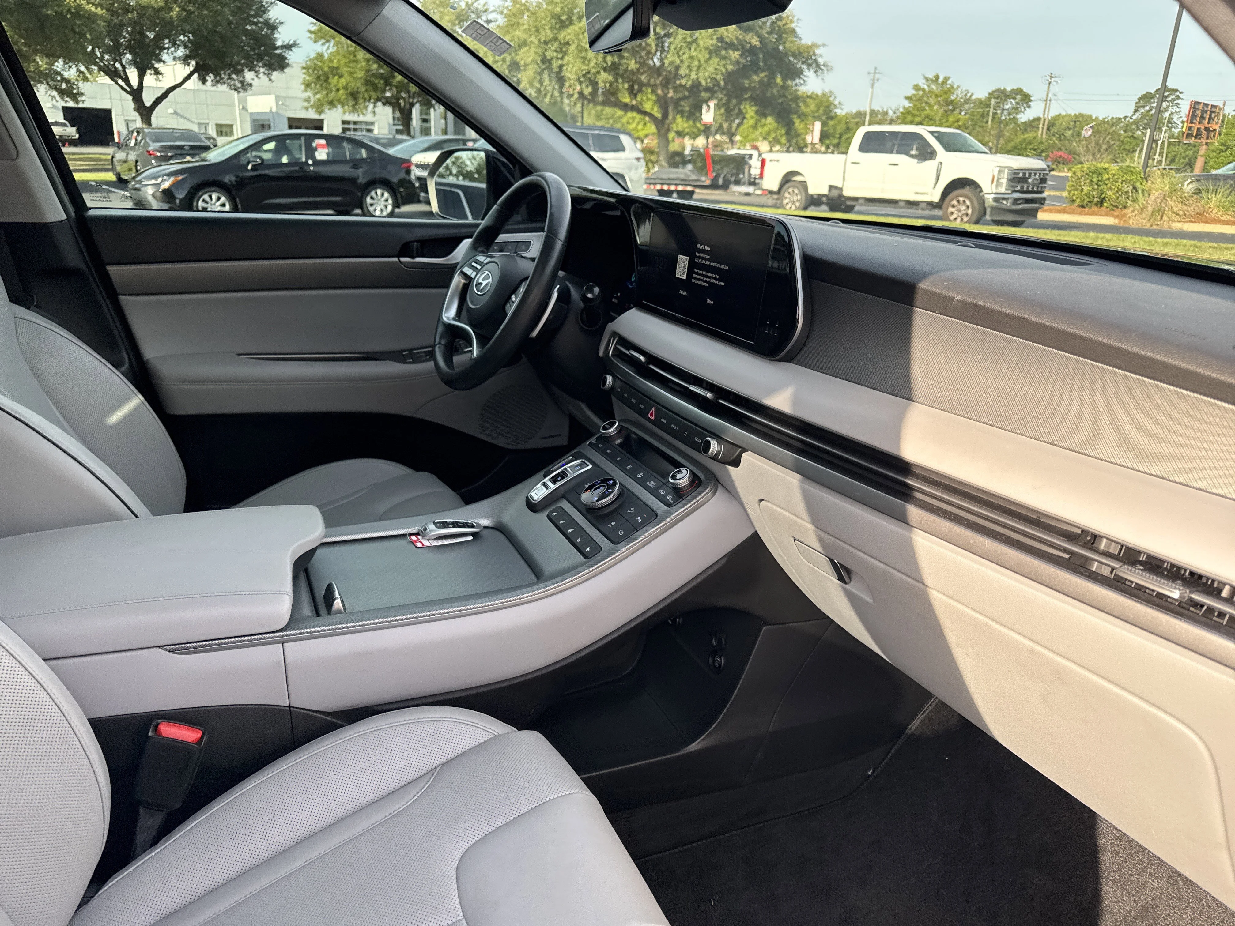 Used 2023 Moonlight Cloud Hyundai SEL image 38