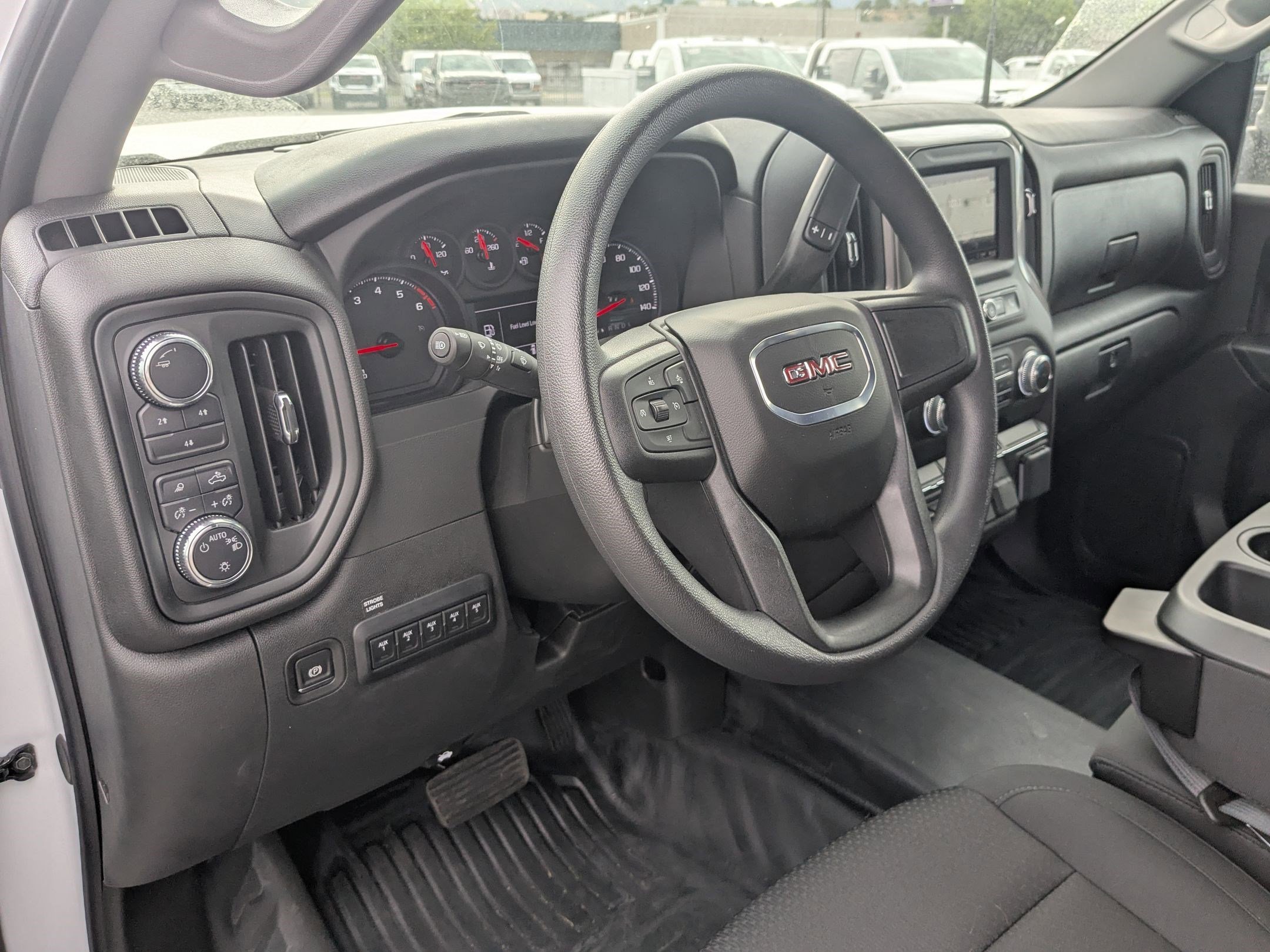 2025 GMC Sierra 2500HD Pro - Photo 10
