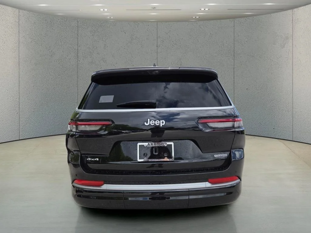 New 2026 Diamond Black Crystal Pearl-Coat Exterior Paint Jeep Summit image 5