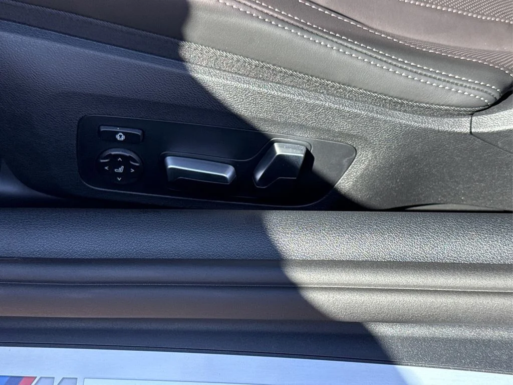 2026 BMW 8 Series 840i - Photo 24