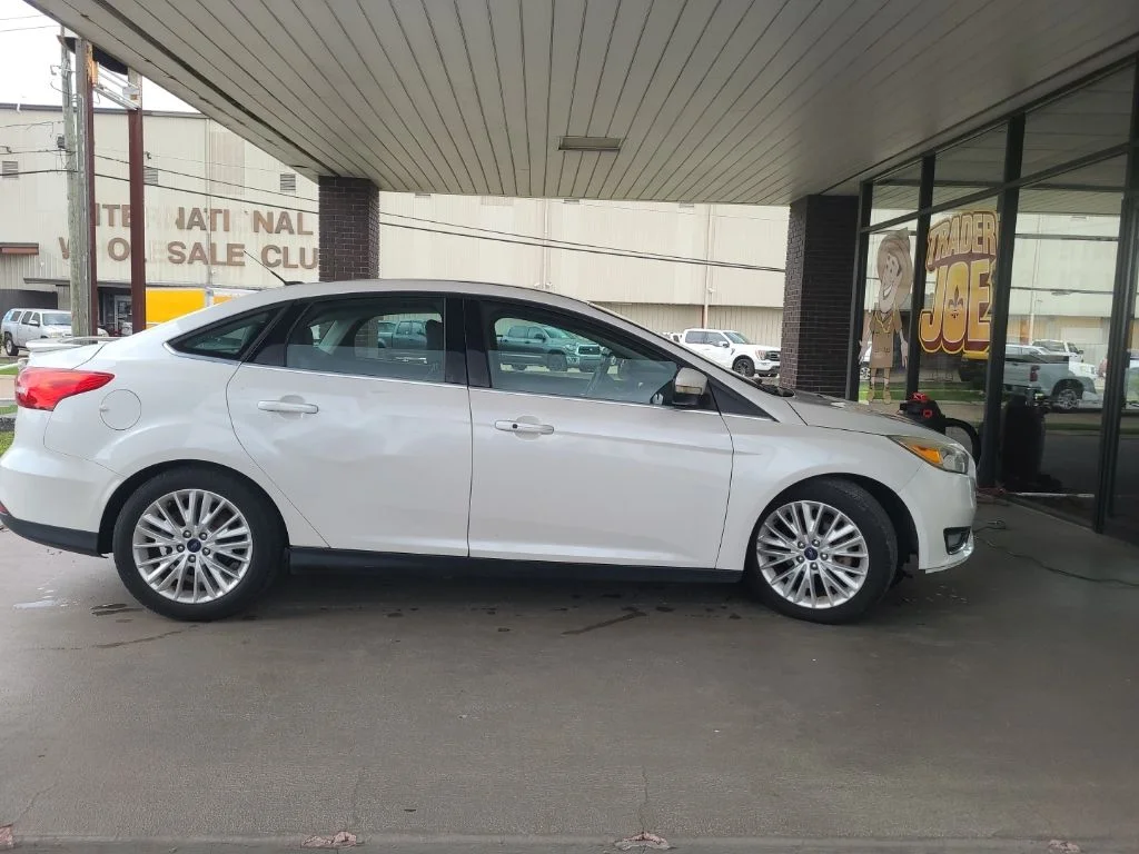 Used 2016 White Ford Titanium image 6