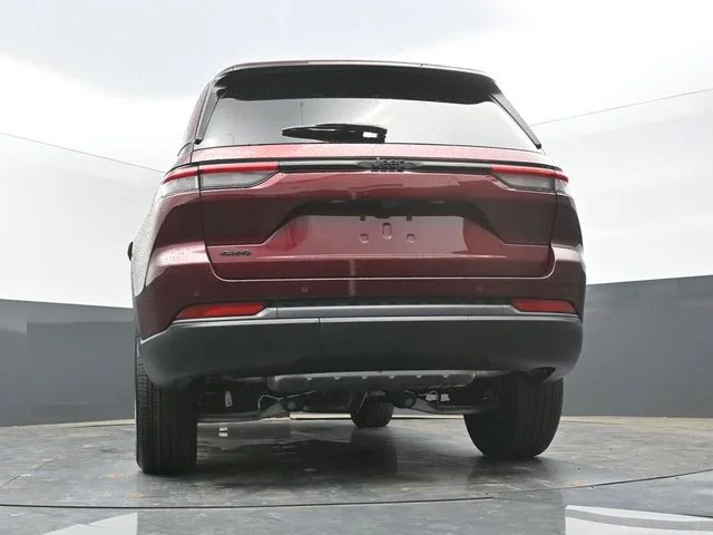 New 2026 Velvet Red Pearlcoat Jeep Altitude image 46