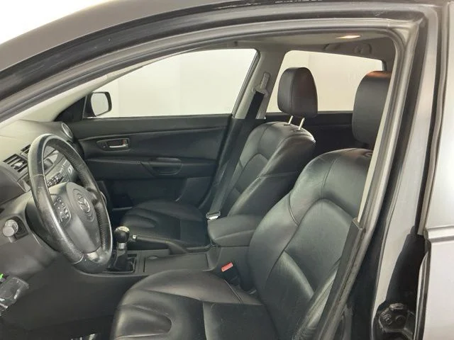 Used 2004 Black Mica Mazda s Base image 13