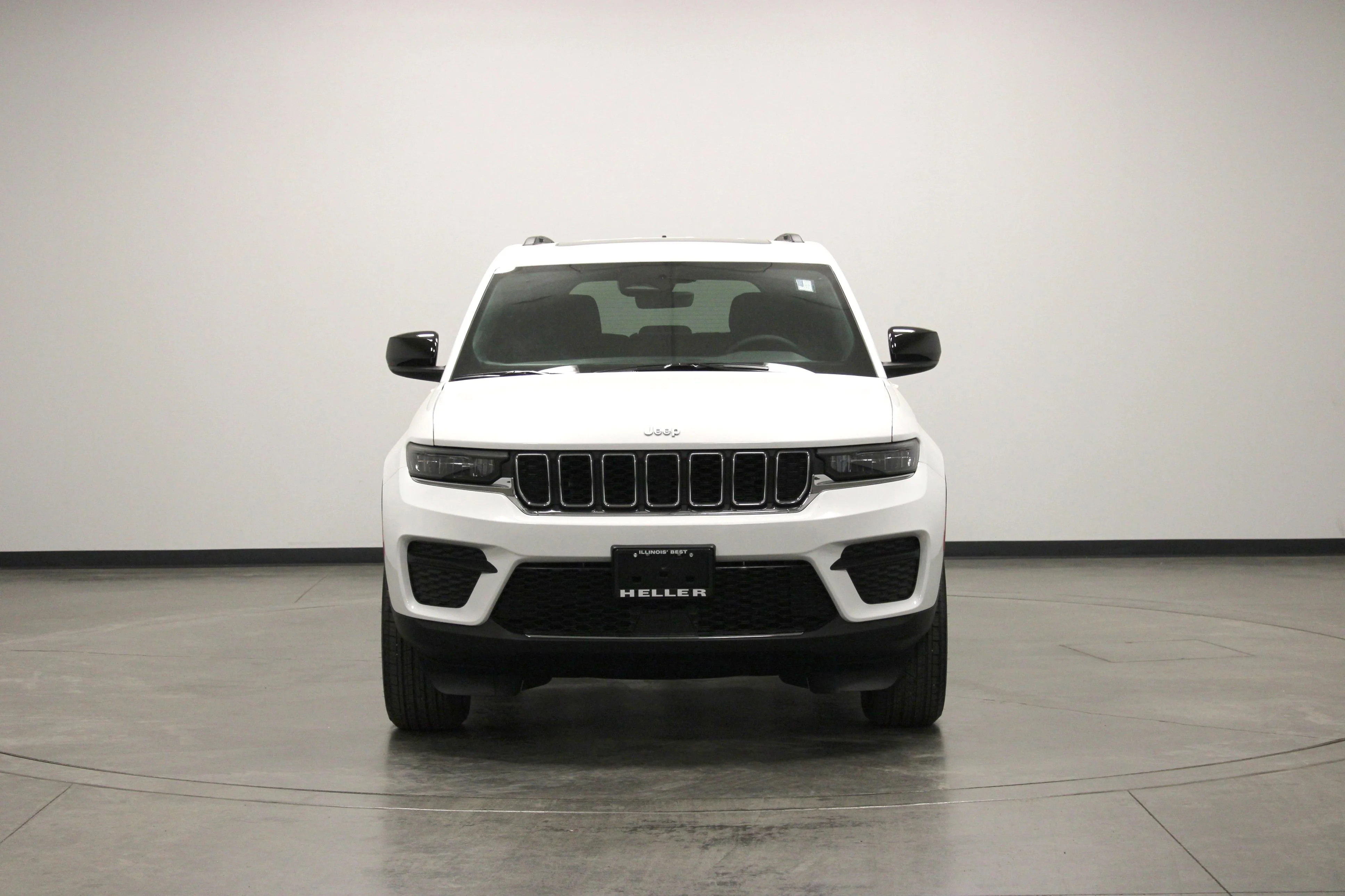 Used 2025 Bright White Clearcoat Jeep Laredo X image 3
