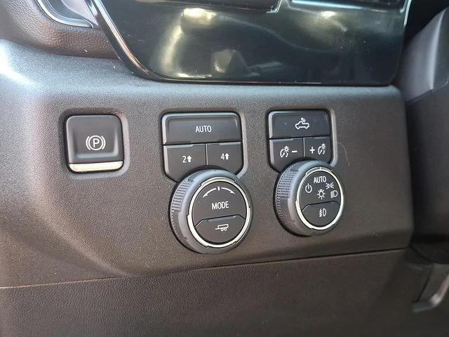 Used 2025 Gray Chevrolet RST image 24