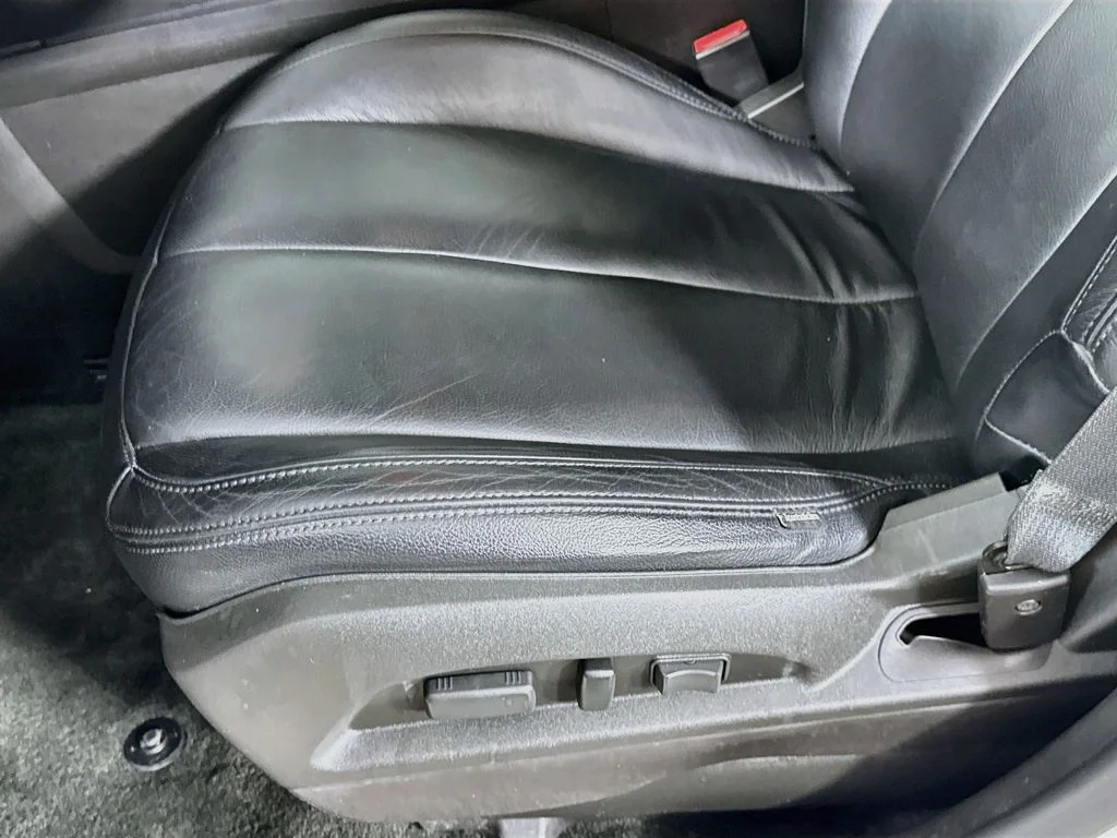 Used 2015 White Chevrolet LT image 23