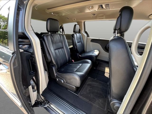 Used 2016 Gray Chrysler Touring image 27