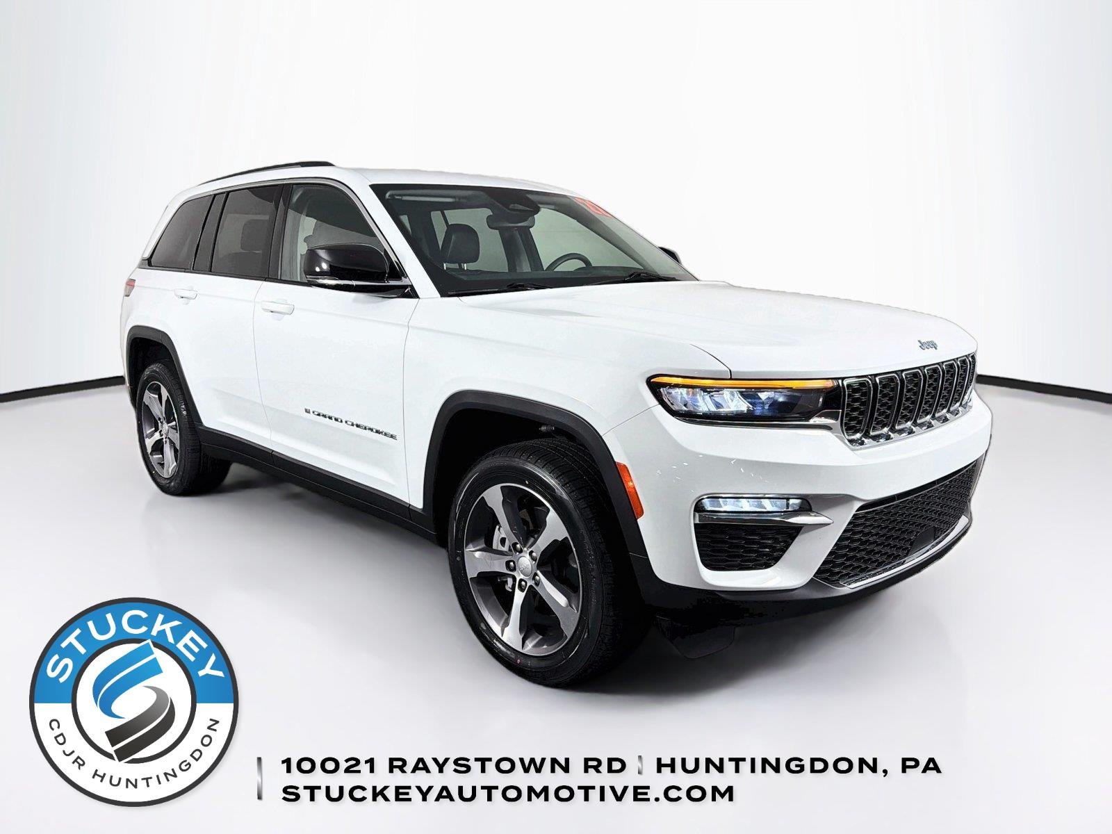 Used 2022 Bright White Clearcoat Jeep  image 1