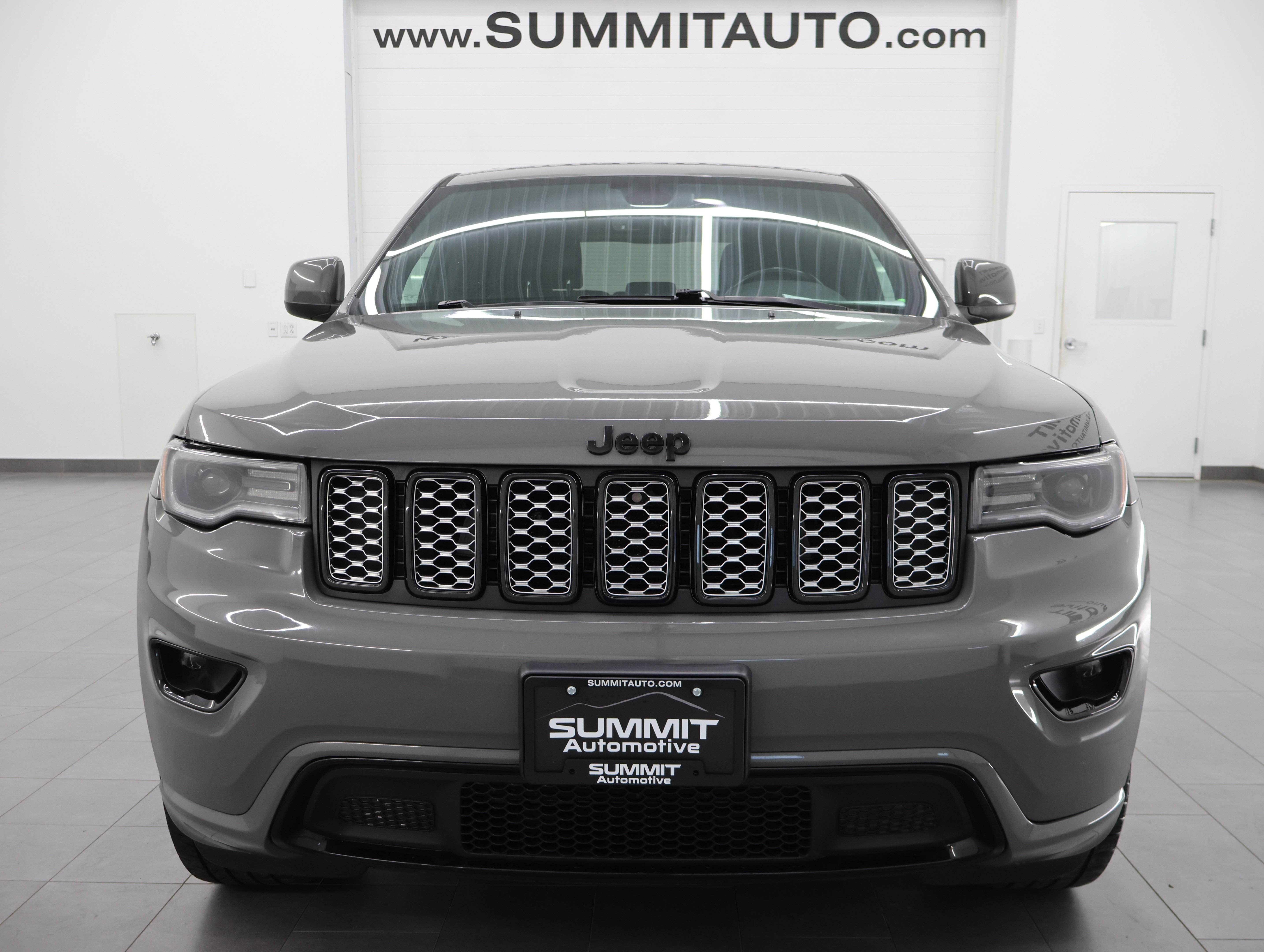 Used 2020 Sting-Gray Clearcoat Jeep 4x4 Altitude: ALTITUDE-4WD-NAV-MOON-HEATED SEATS-BACKUP CAM-1 OWNER image 21