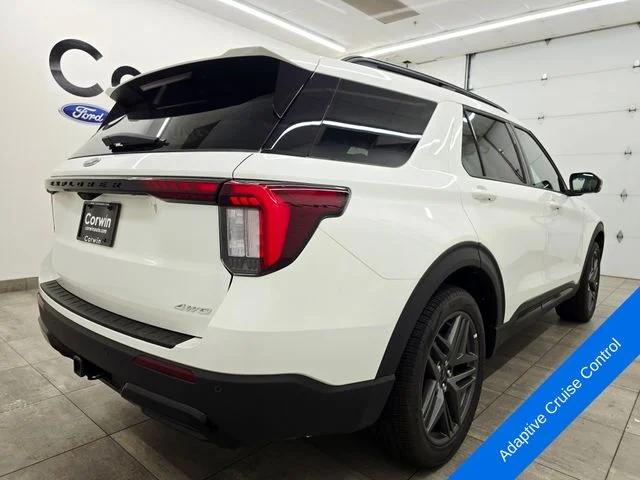 New 2026 Star White Metallic Tri-Coat Ford ST-Line image 5
