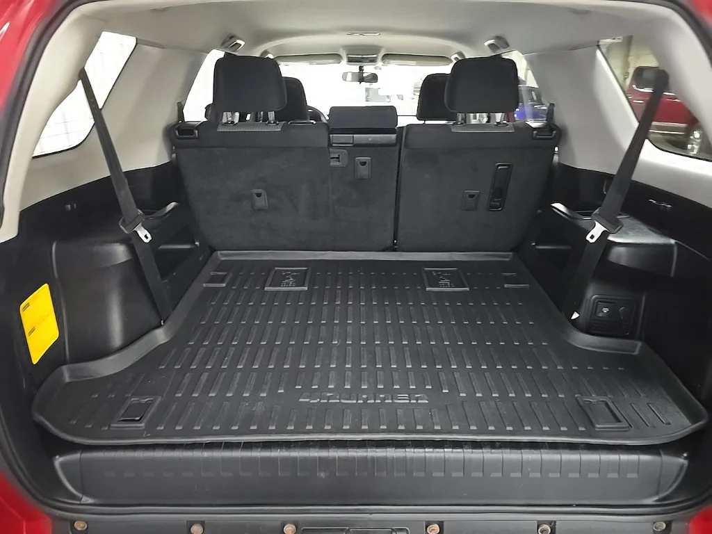 Used 2018 Red Toyota SR5 image 12