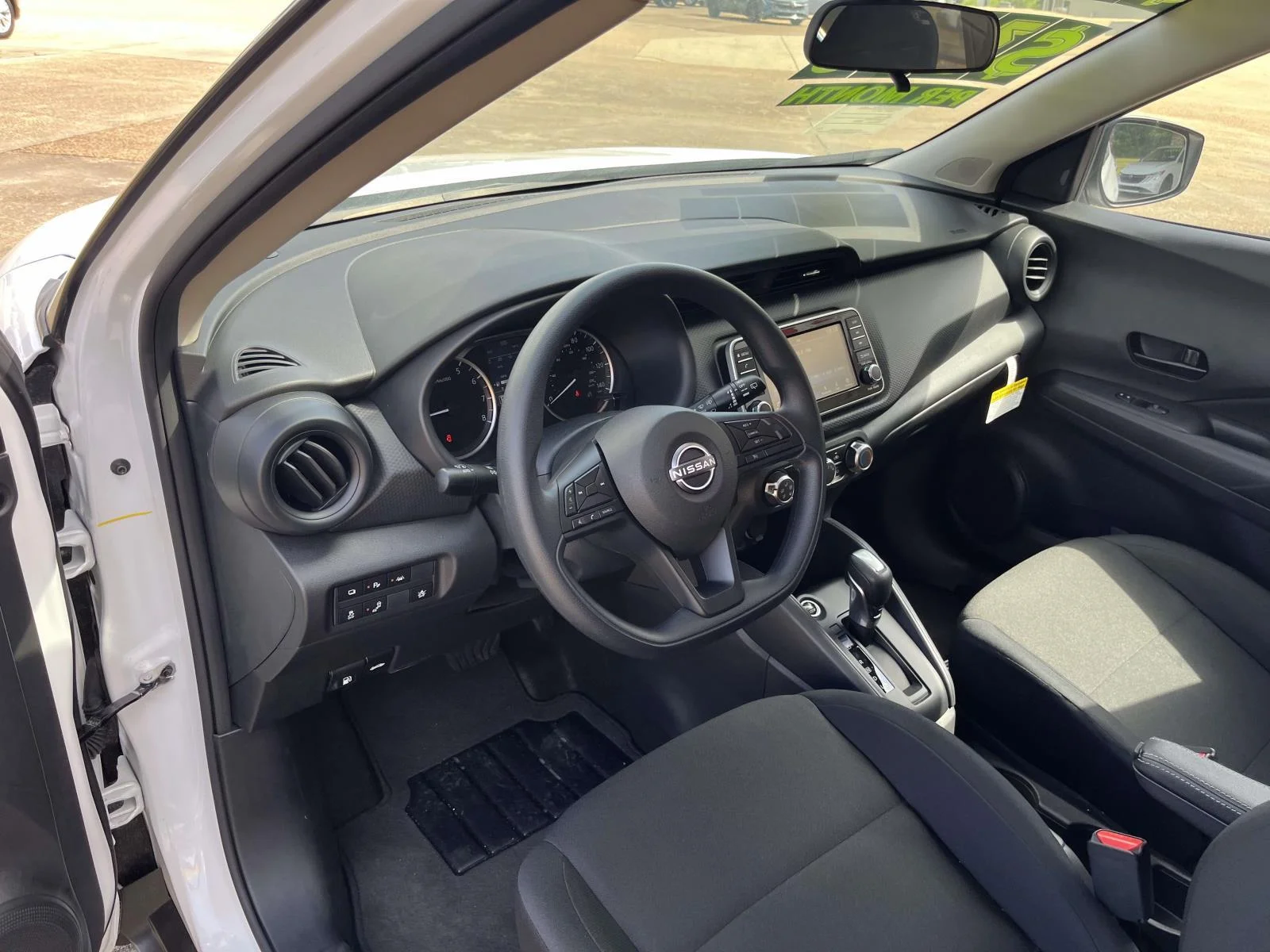 2025 Nissan KICKS PLAY Base - Photo 10