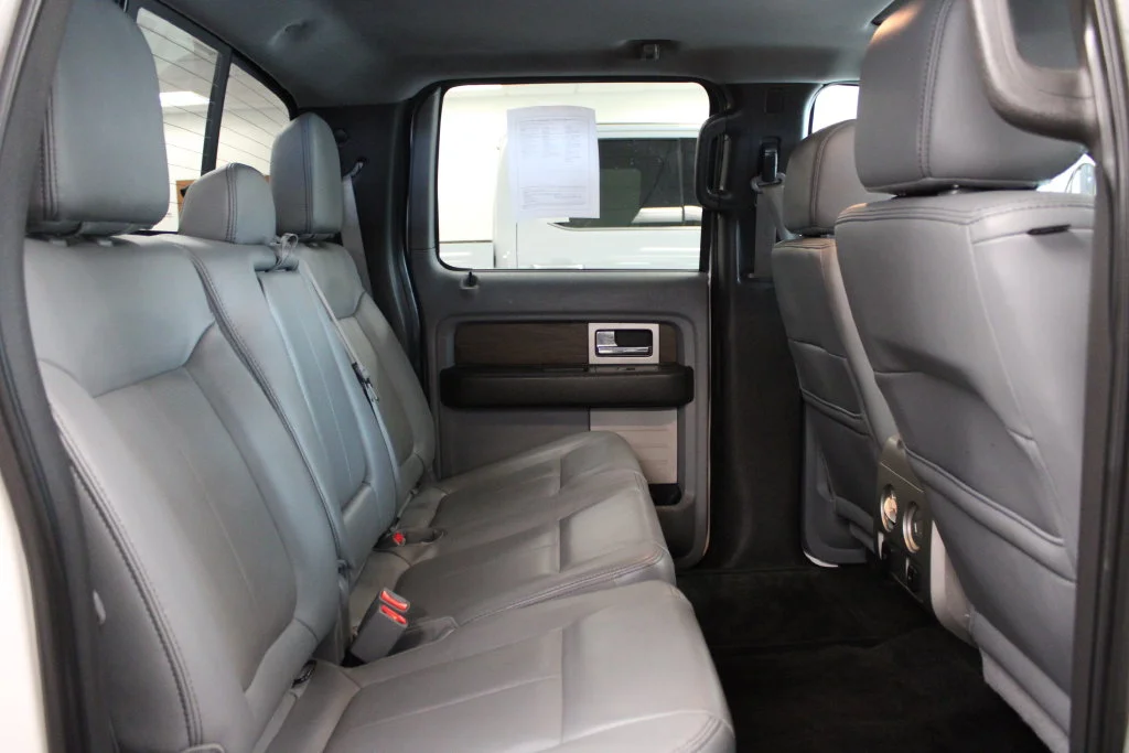 Used 2014 White Platinum Tri-Coat Metallic Ford Lariat image 37