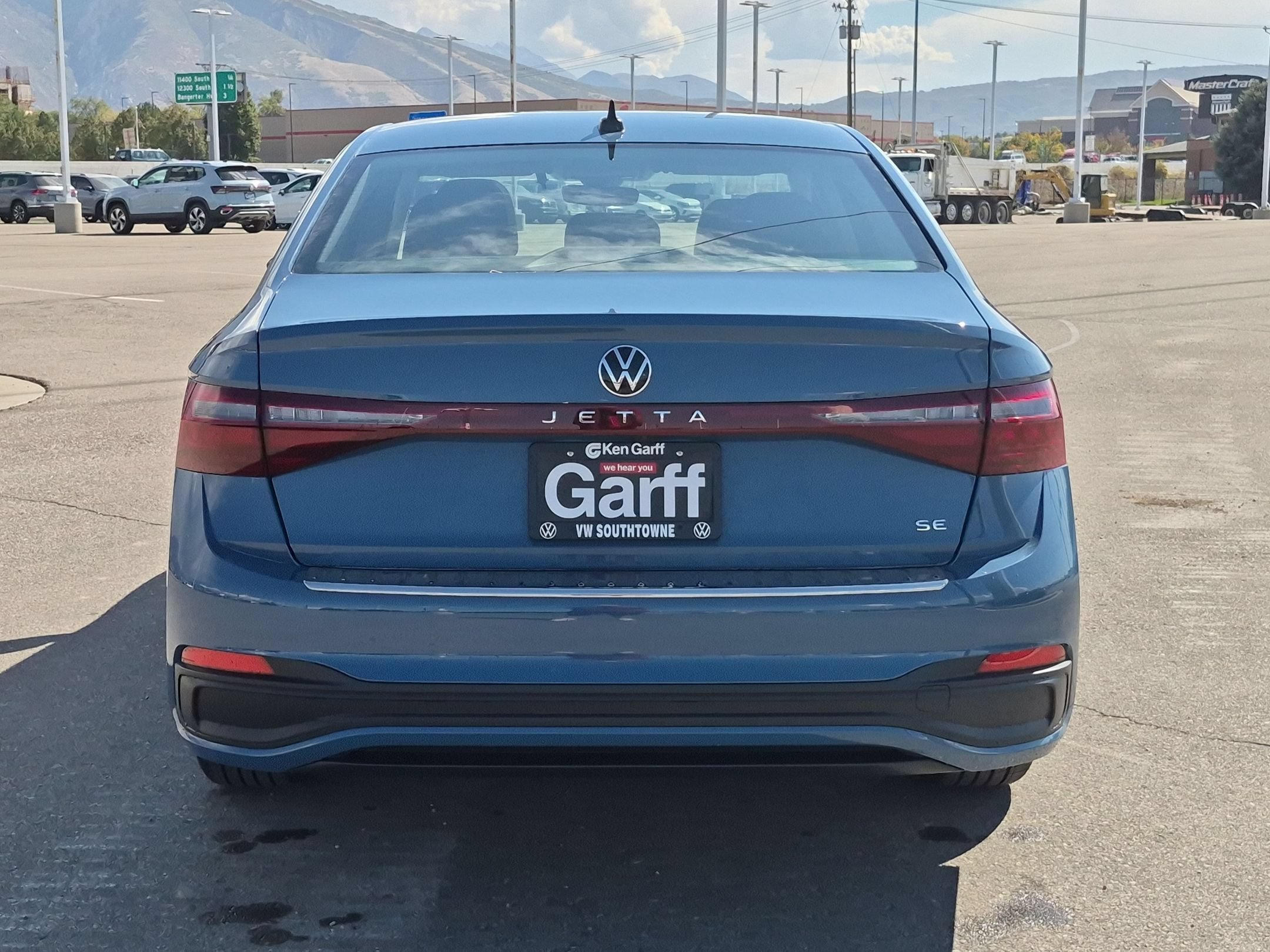 New 2027 Monterey Blue Pearl Volkswagen SE image 4
