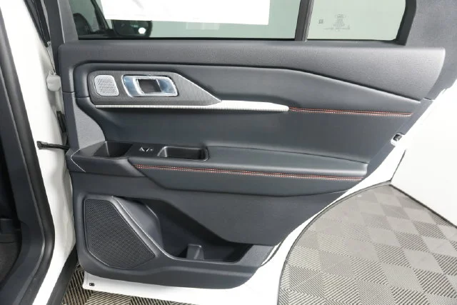 New 2026 Star White Metallic Tri-Coat Ford ST image 32