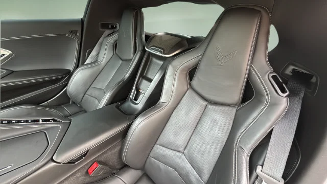 Used 2025 White Chevrolet Stingray image 20