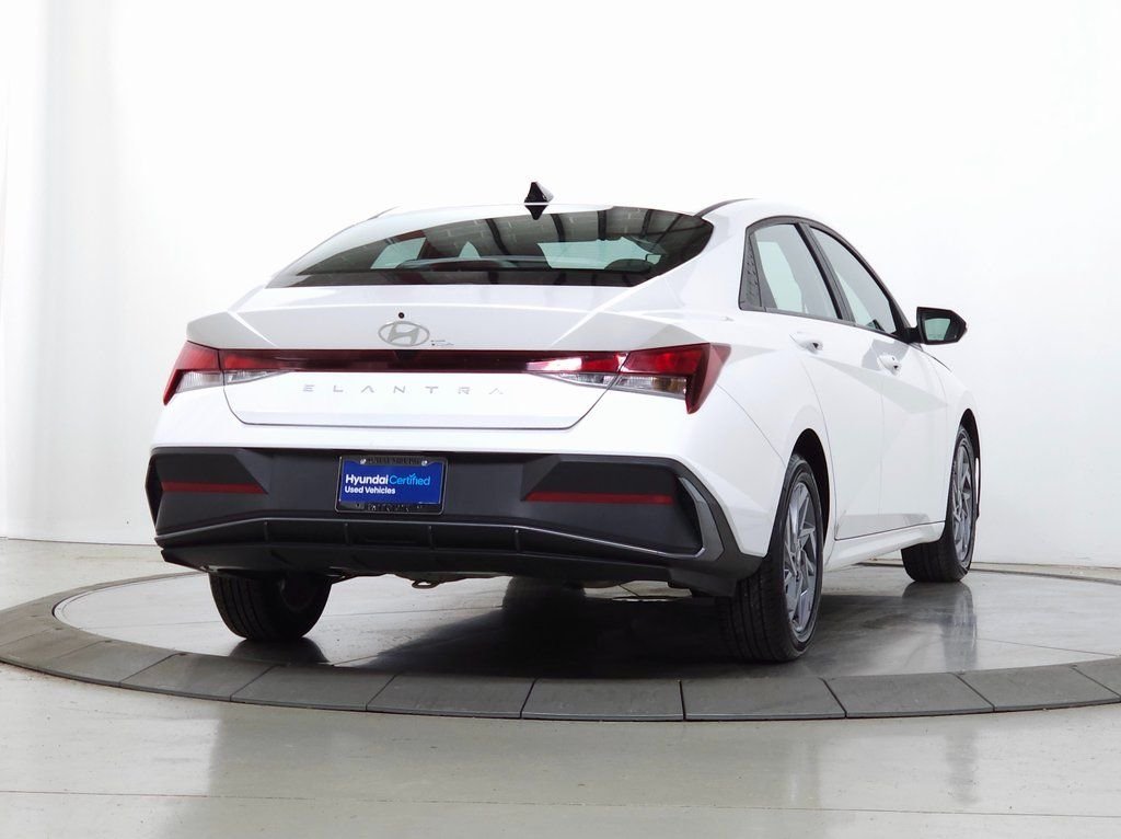 2024 Hyundai Elantra SEL - Photo 9
