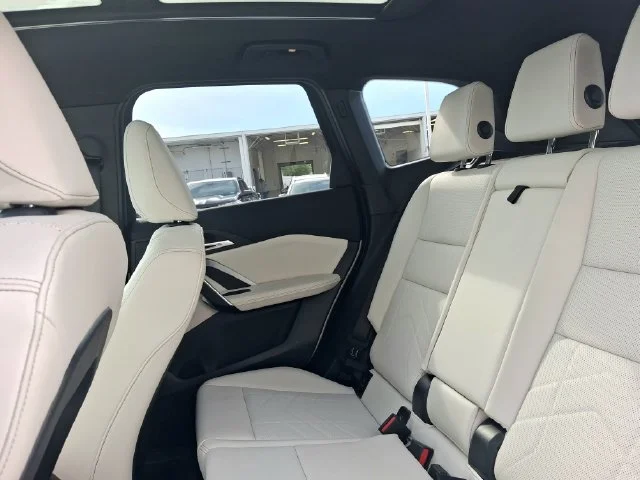 Used 2026 White BMW xDrive28i image 27