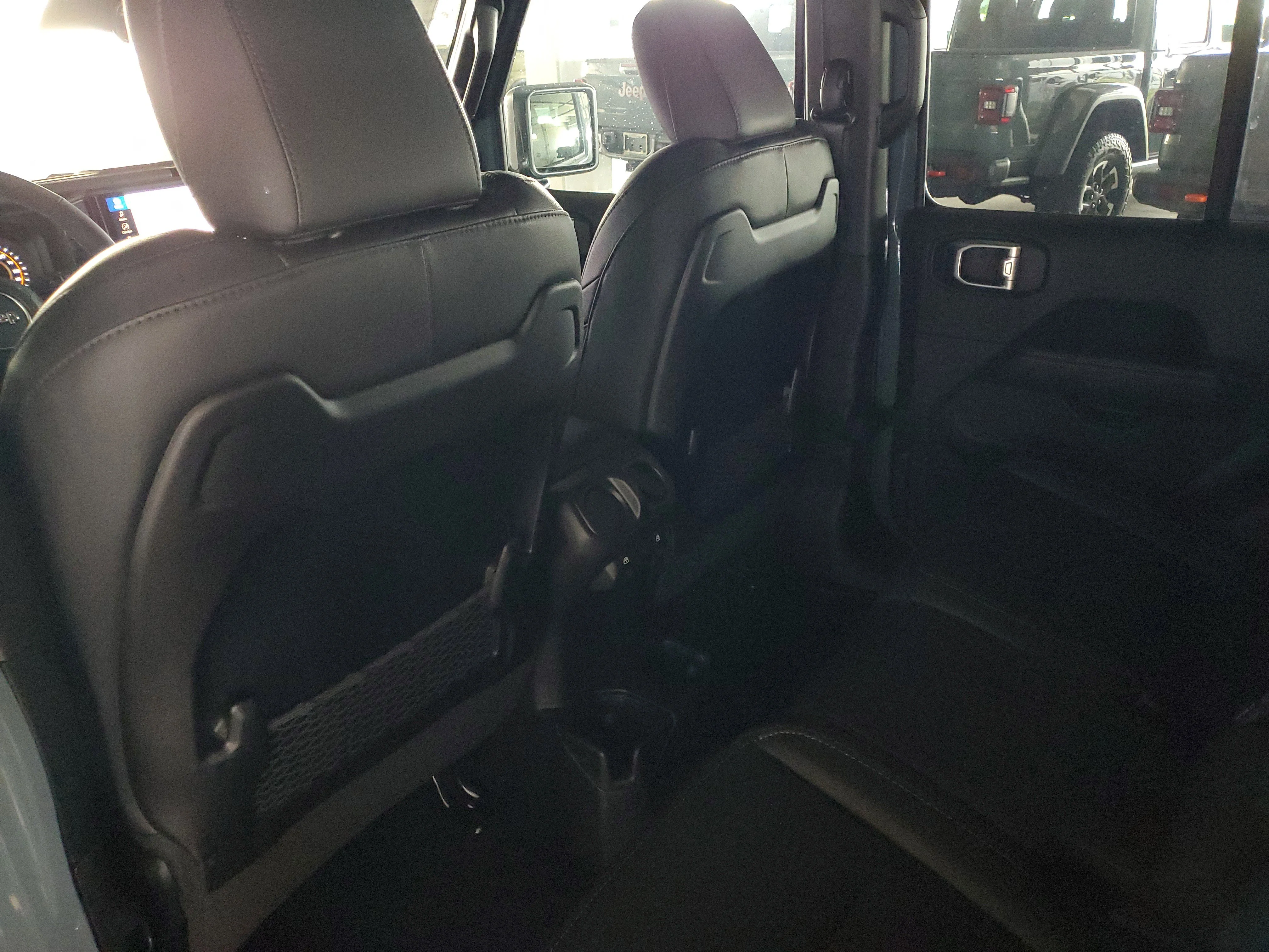 New 2026 Anvil Clear-Coat Exterior Paint Jeep Sahara image 9