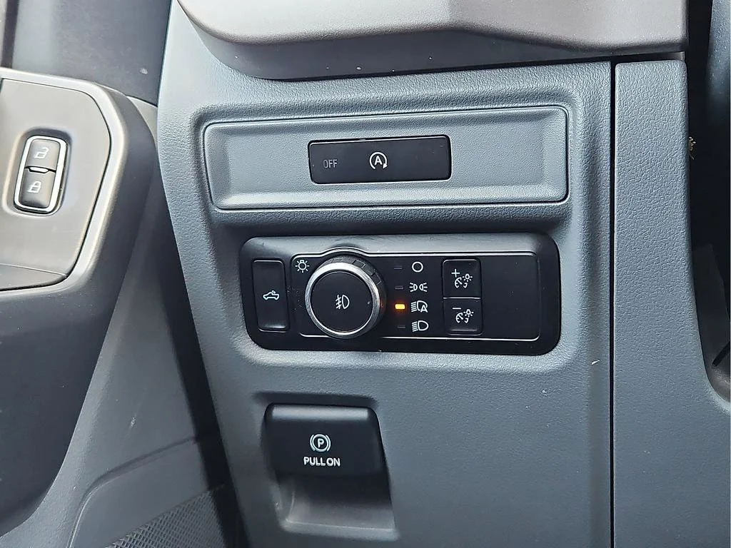 Used 2025  Ford XLT image 13