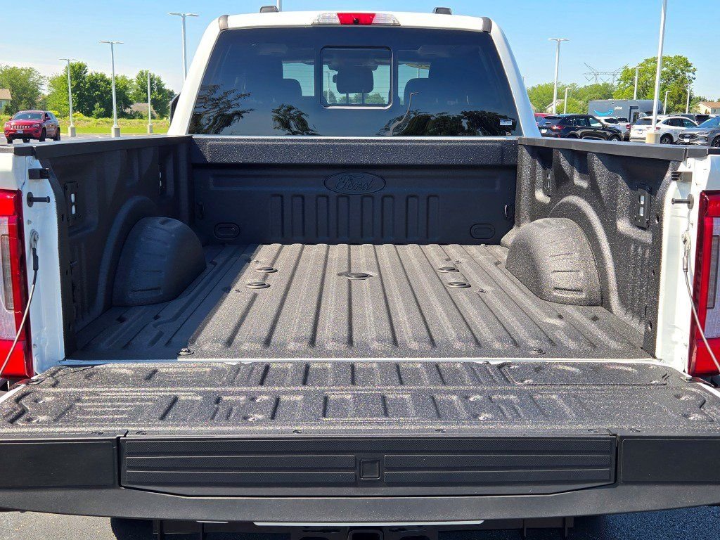 New 2026 Star White Metallic Tri-Coat Ford F-250® Platinum® image 18