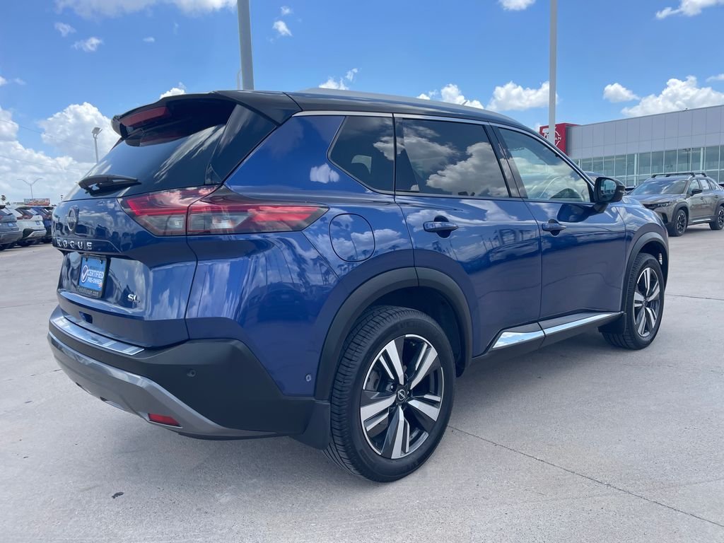 Used 2023 Blue Nissan SL image 5