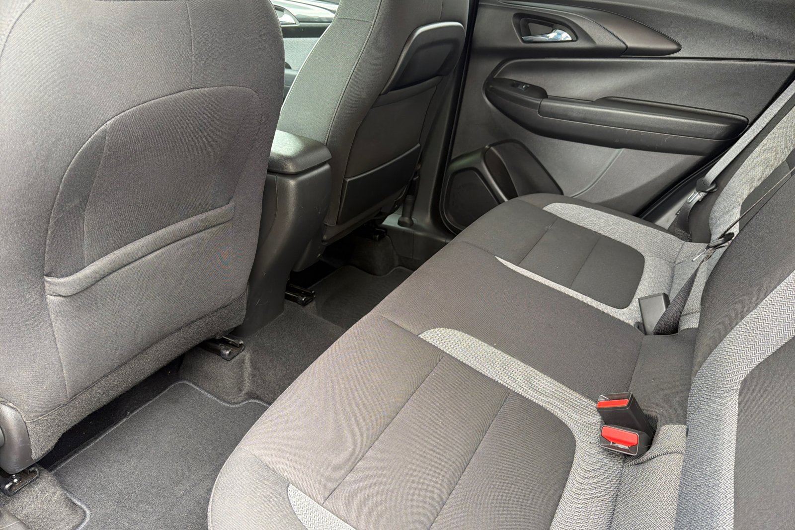 Used 2025 Summit White Chevrolet LT image 12