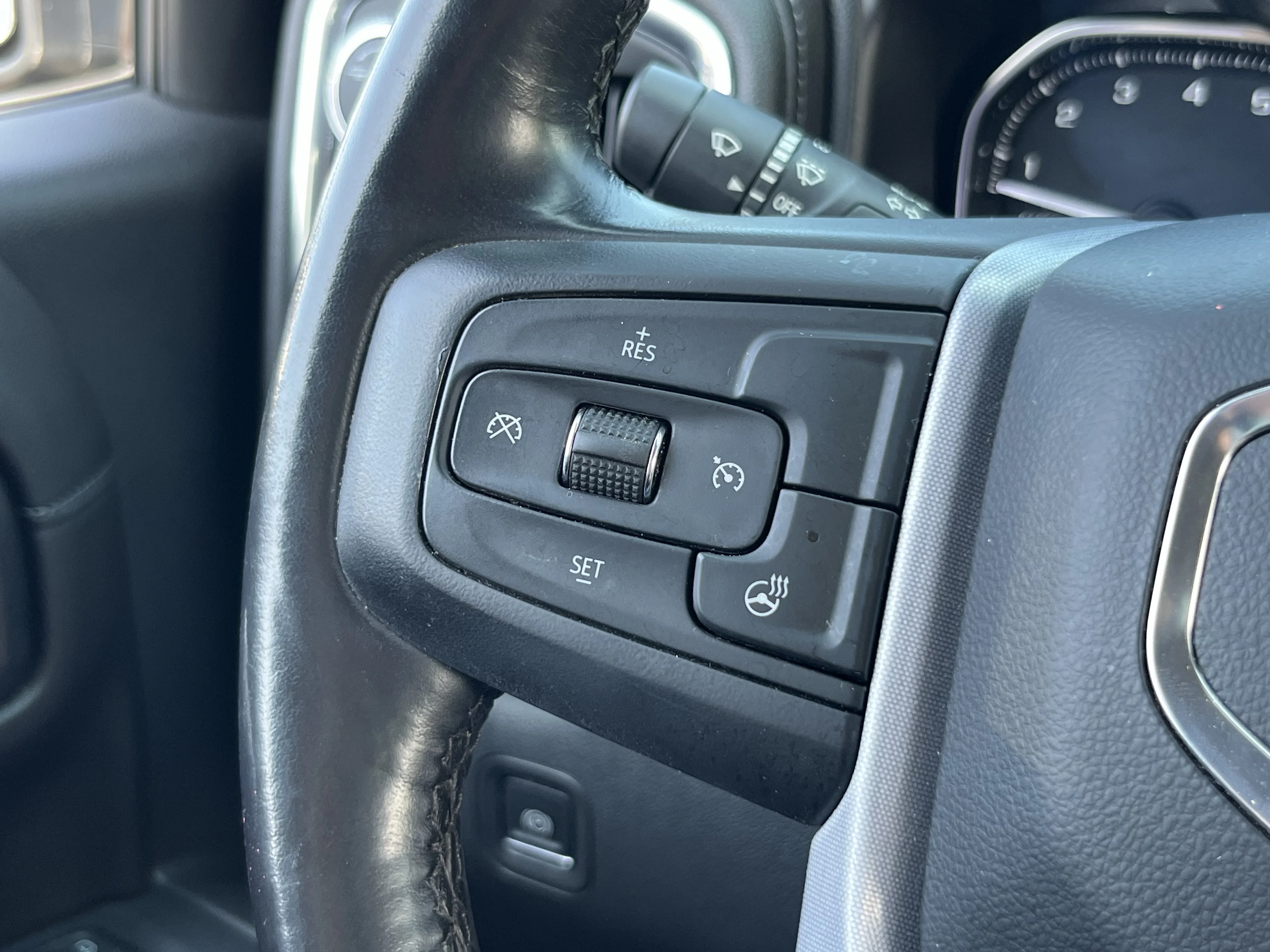 Used 2021 Steel Metallic GMC SLT image 26