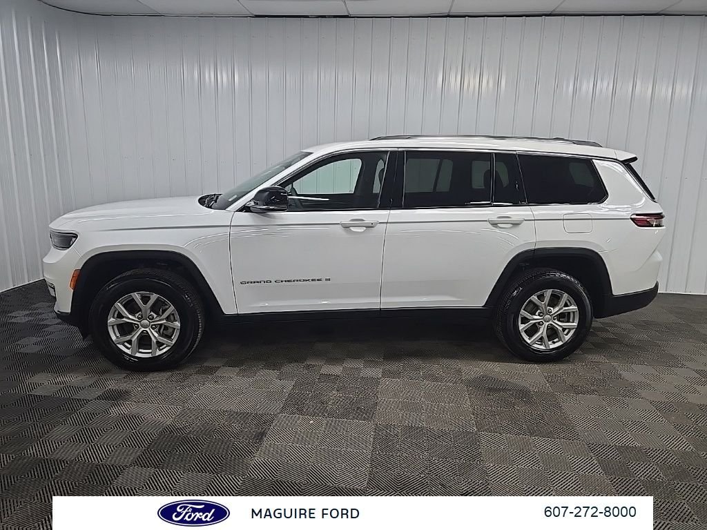 Used 2023 Bright White Clearcoat Jeep Limited image 6