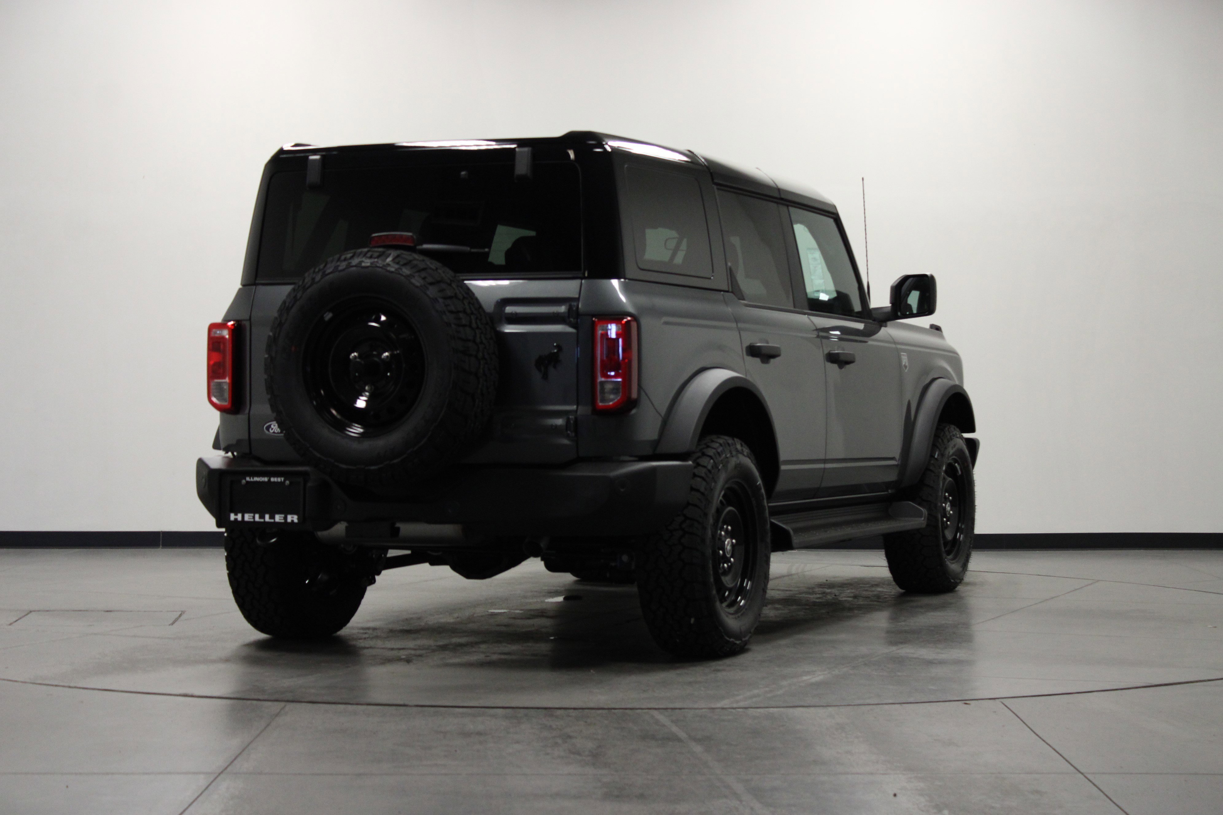 New 2026 Carbonized Gray Metallic Ford Big Bend image 4