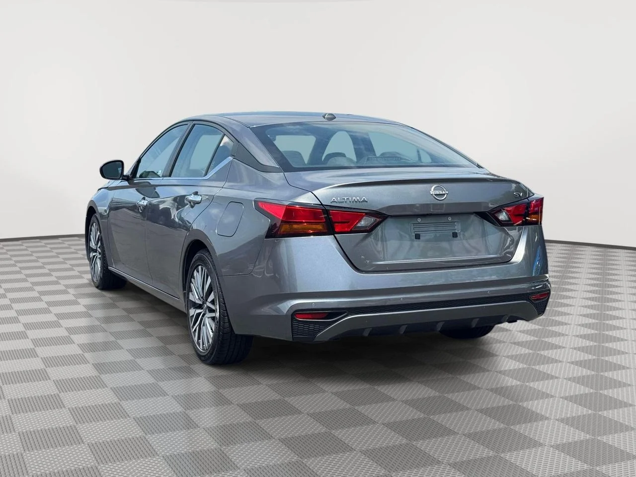Used 2023 Gun Metallic Nissan SV FWD image 7