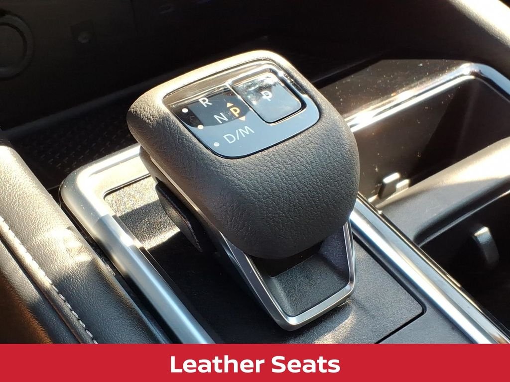 Used 2023 Pearl White Nissan SL v6 premium image 14