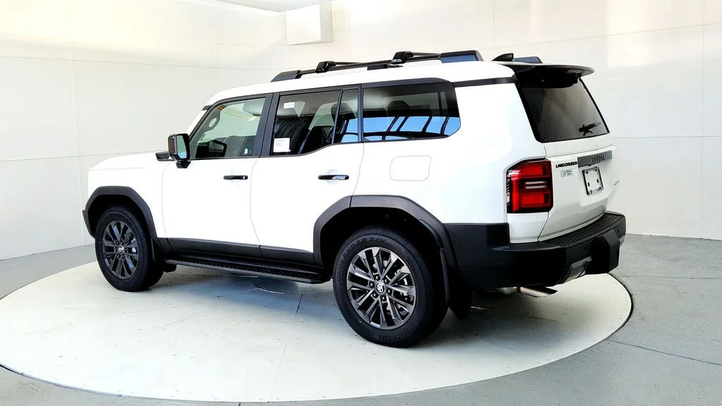 New 2027 Ice Cap Toyota Land Cruiser image 4