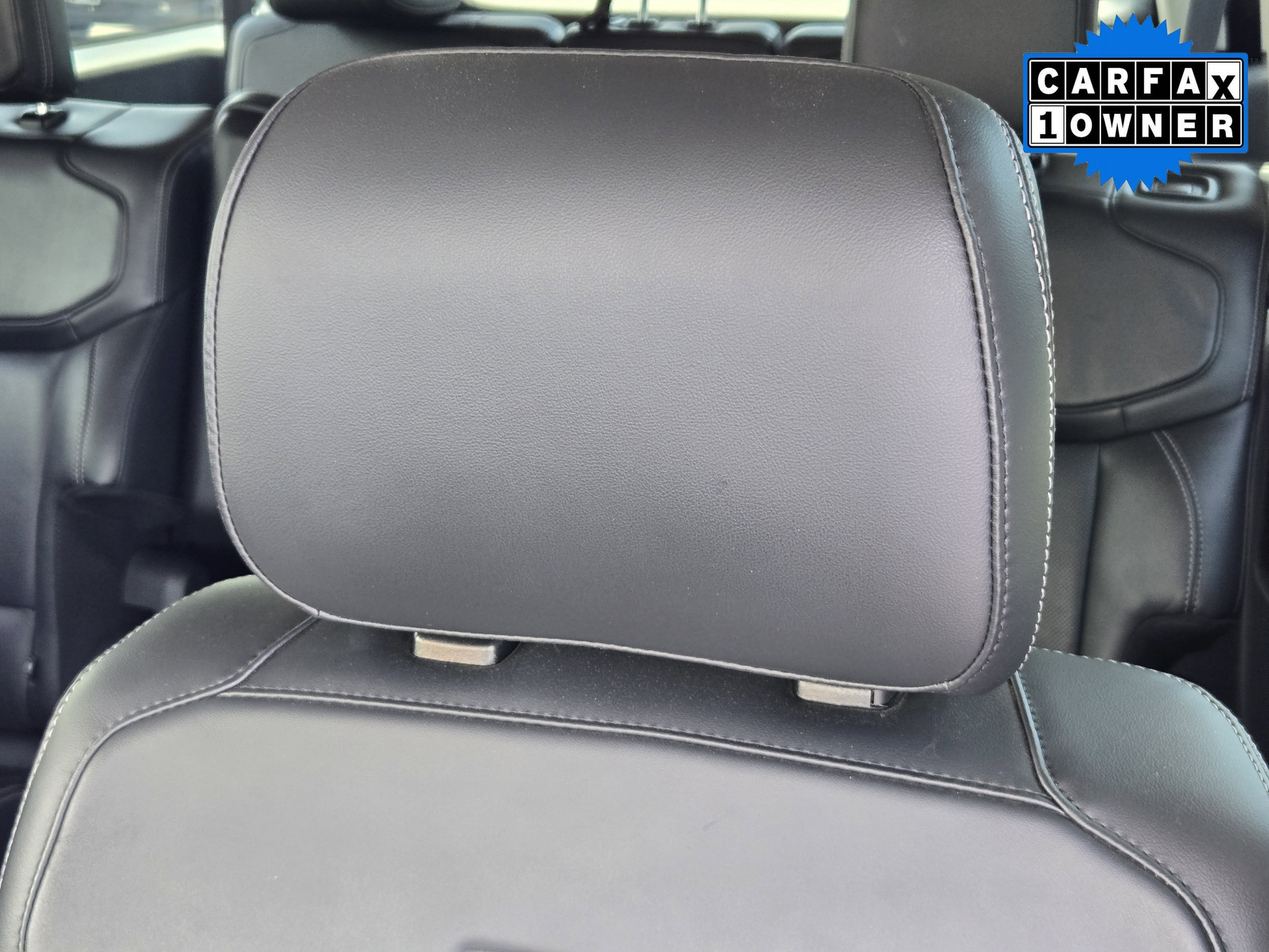 Certified Used 2025 Oxford White Ford Platinum image 20