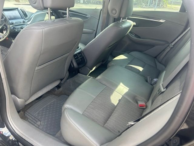 Used 2014 Black Chevrolet LT image 17