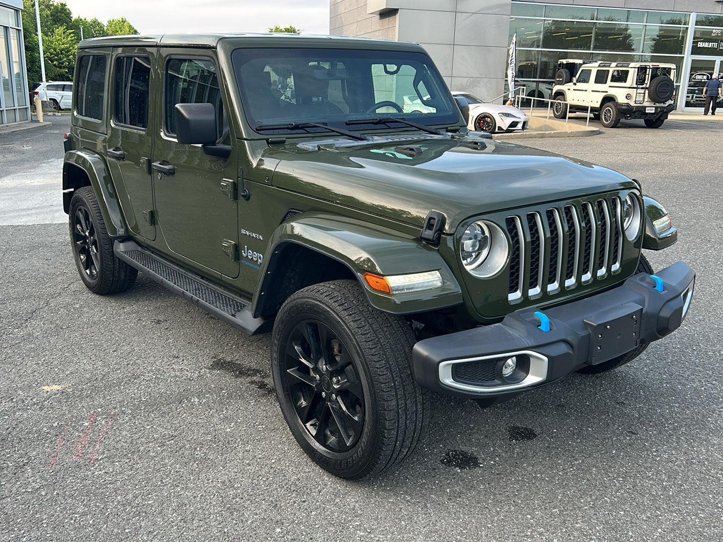 Used 2023 Sarge Green Clearcoat Jeep Sahara image 7