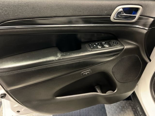 Used 2019 White Jeep Limited image 8