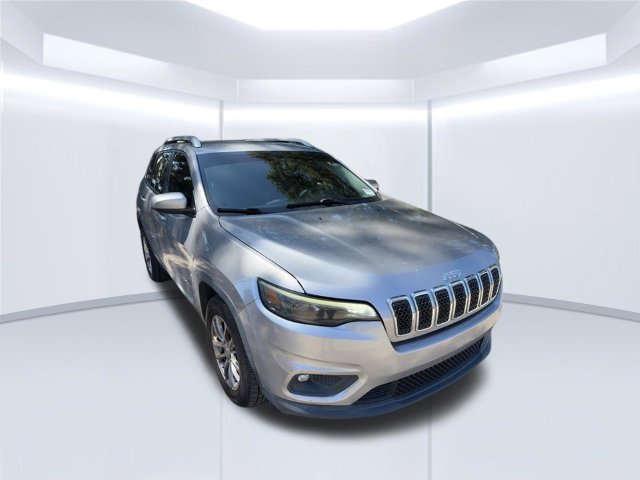 Used 2019 Silver Jeep Latitude Plus image 3