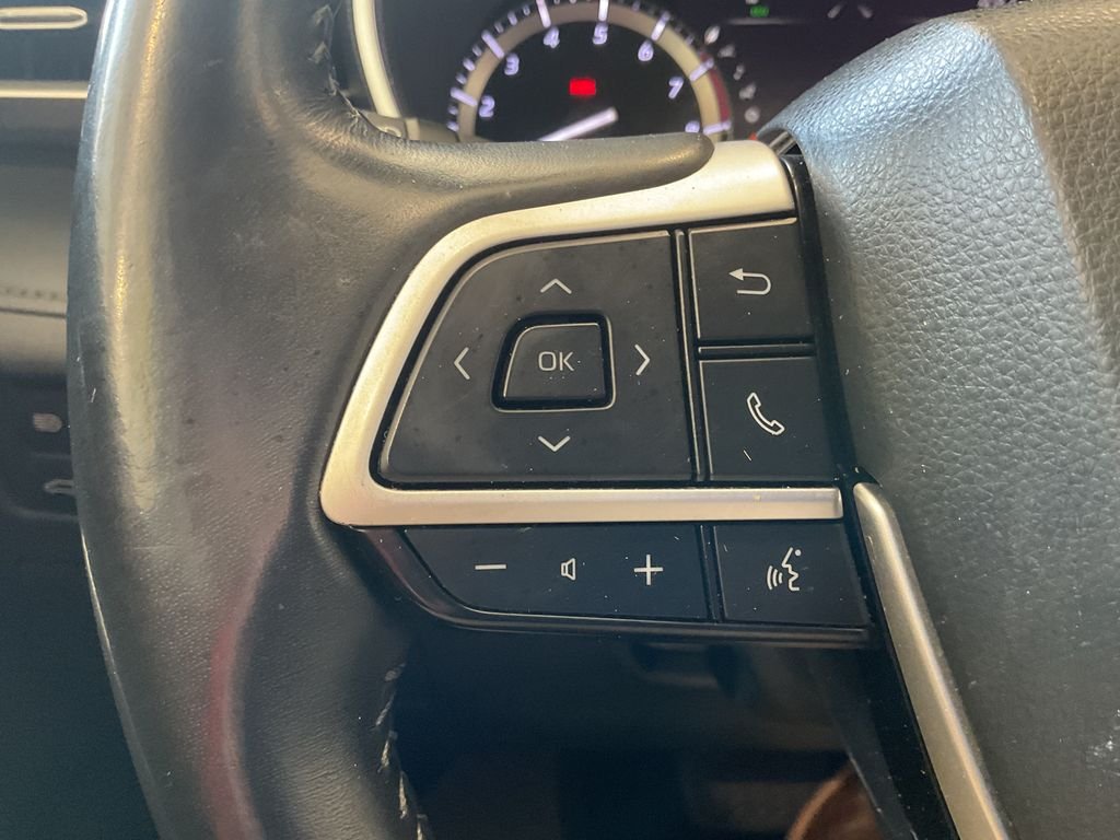 Used 2022 Gray Toyota XLE image 20